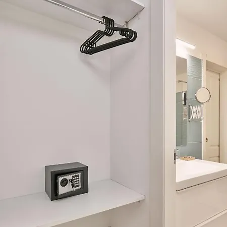 Διαμέρισμα Secret Garden With Private Parking Space *