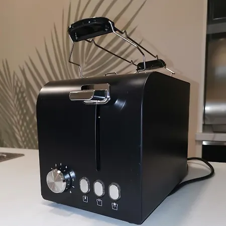 Secret Garden With Private Parking Space Διαμέρισμα