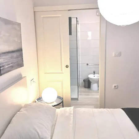 Secret Garden With Private Parking Space Διαμέρισμα